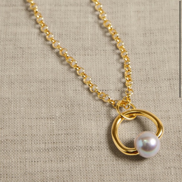 Jewelry - Sliver pearl necklace